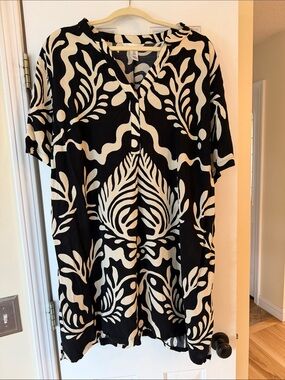 H&M Black and Cream Botanical V-Neck Dress XL